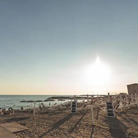 Via Siena 4 - & * Marina di Cecina